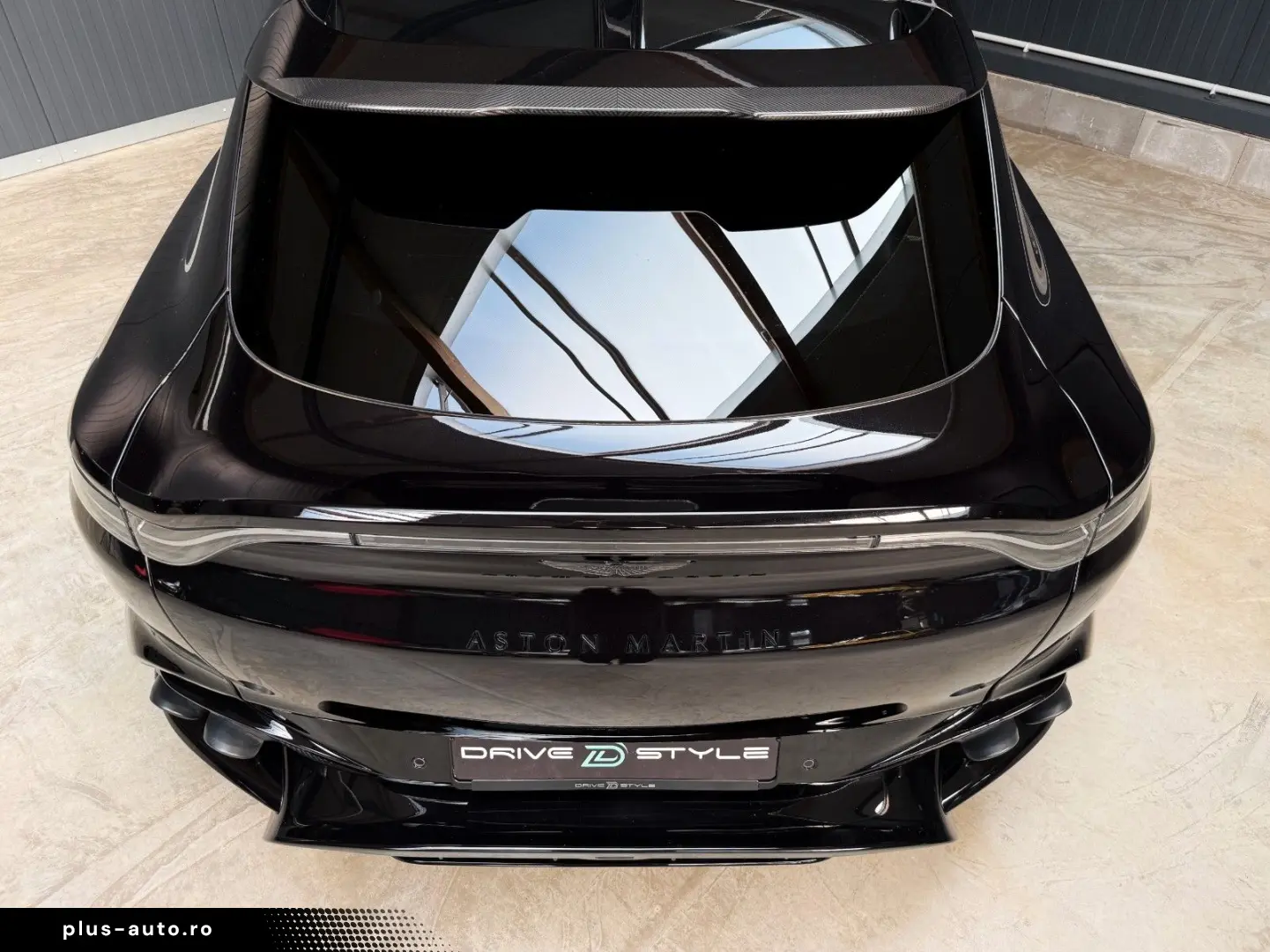 ASTON MARTIN DBX 4.0 V8 DBX707   2.Hand   Top Geplfegt