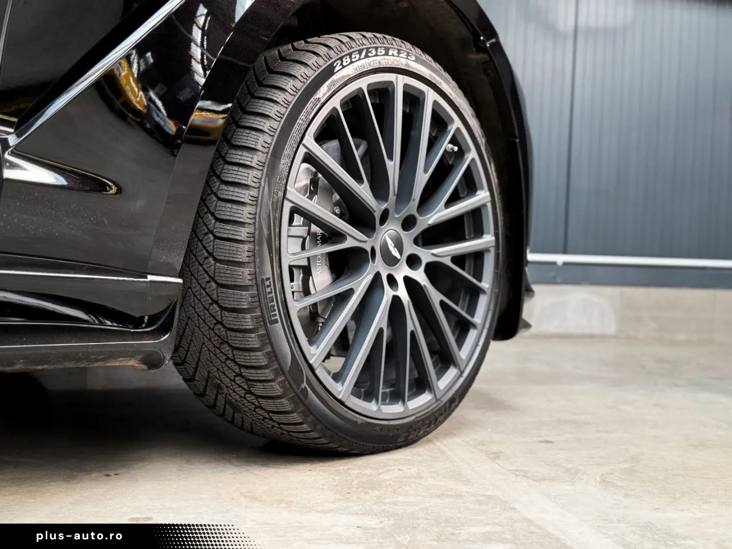 ASTON MARTIN DBX 4.0 V8 DBX707   2.Hand   Top Geplfegt