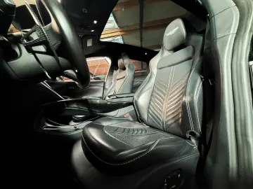 ASTON MARTIN DBX 4.0 V8 DBX707   2.Hand   Top Geplfegt