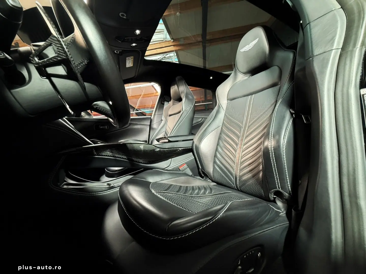 ASTON MARTIN DBX 4.0 V8 DBX707   2.Hand   Top Geplfegt