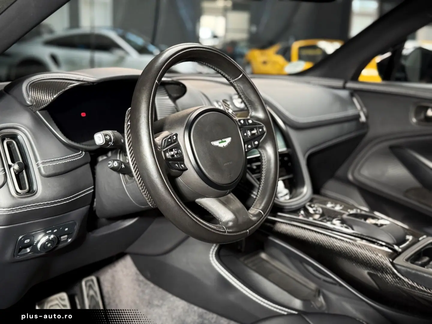ASTON MARTIN DBX 4.0 V8 DBX707   2.Hand   Top Geplfegt