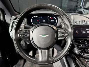 ASTON MARTIN DBX 4.0 V8 DBX707   2.Hand   Top Geplfegt