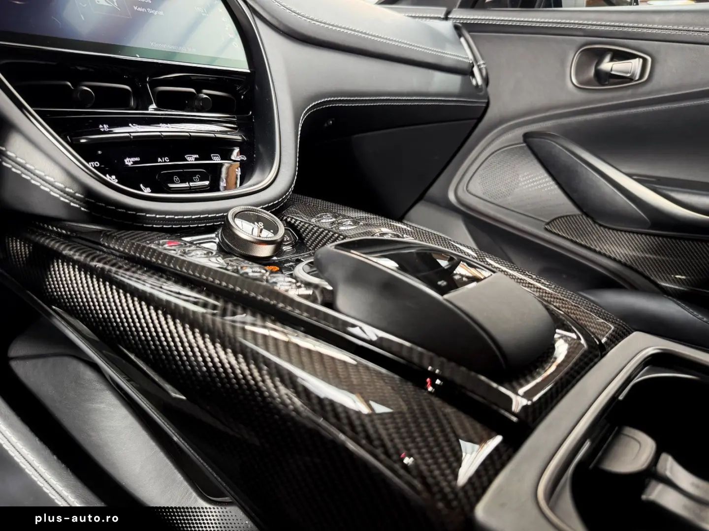 ASTON MARTIN DBX 4.0 V8 DBX707   2.Hand   Top Geplfegt