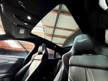 ASTON MARTIN DBX 4.0 V8 DBX707   2.Hand   Top Geplfegt