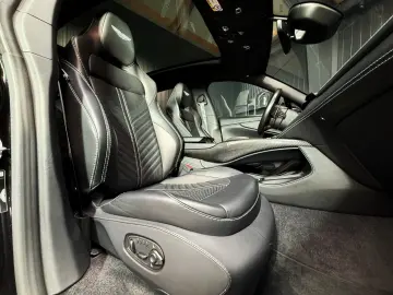 ASTON MARTIN DBX 4.0 V8 DBX707   2.Hand   Top Geplfegt