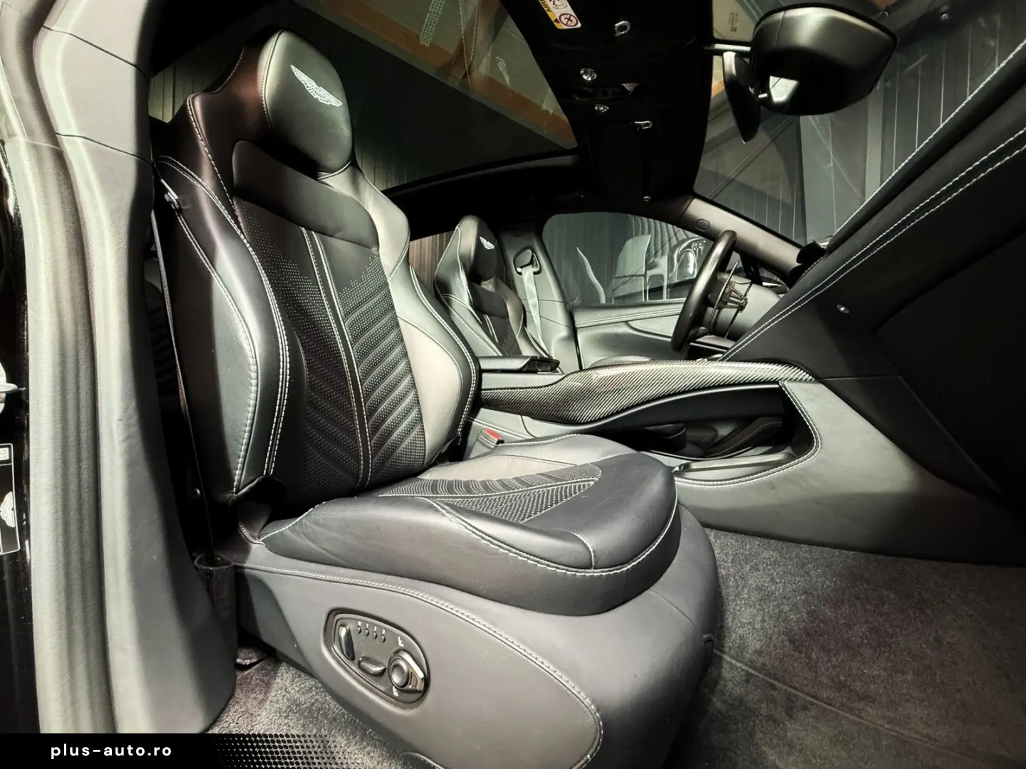 ASTON MARTIN DBX 4.0 V8 DBX707   2.Hand   Top Geplfegt