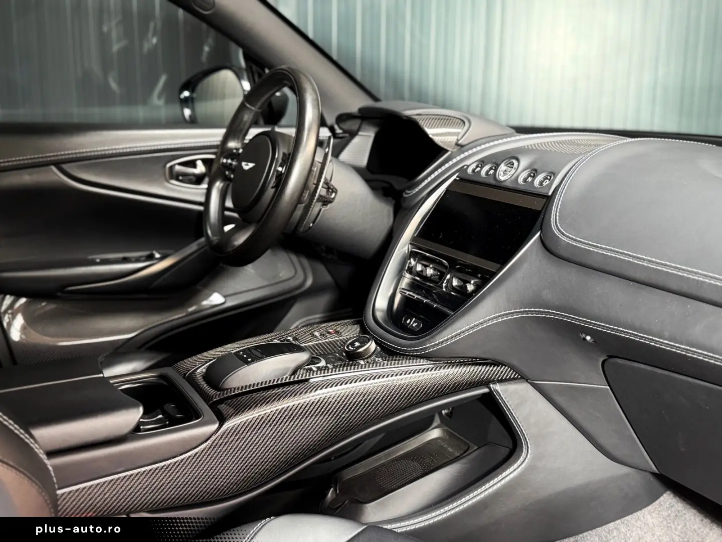 ASTON MARTIN DBX 4.0 V8 DBX707   2.Hand   Top Geplfegt