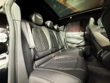 ASTON MARTIN DBX 4.0 V8 DBX707   2.Hand   Top Geplfegt
