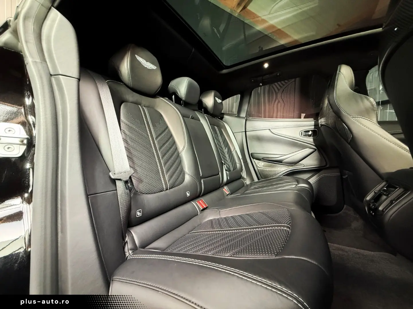 ASTON MARTIN DBX 4.0 V8 DBX707   2.Hand   Top Geplfegt