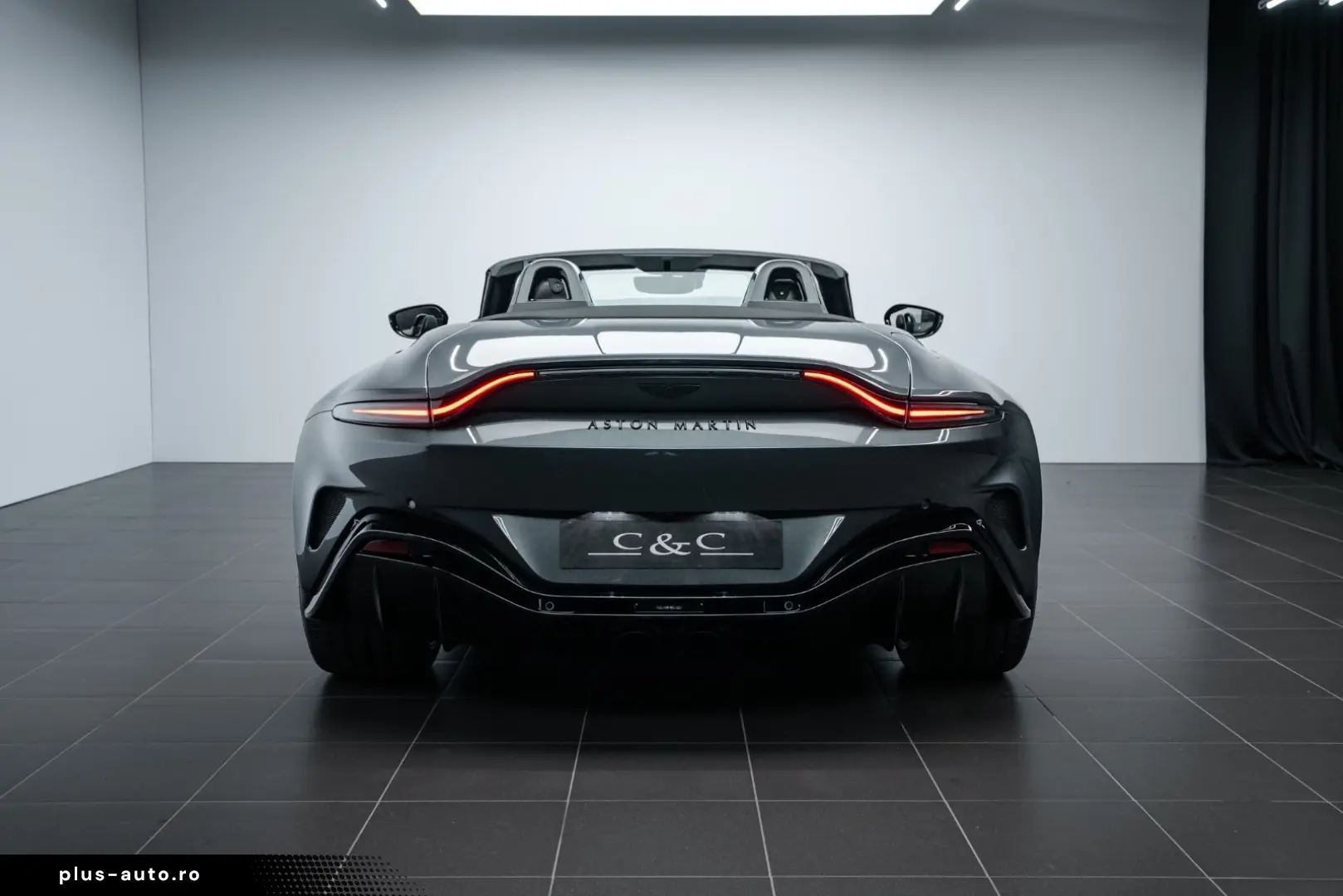 ASTON MARTIN V12 Vantage Roadster TOP GEPFLEGT CARBON SEAT