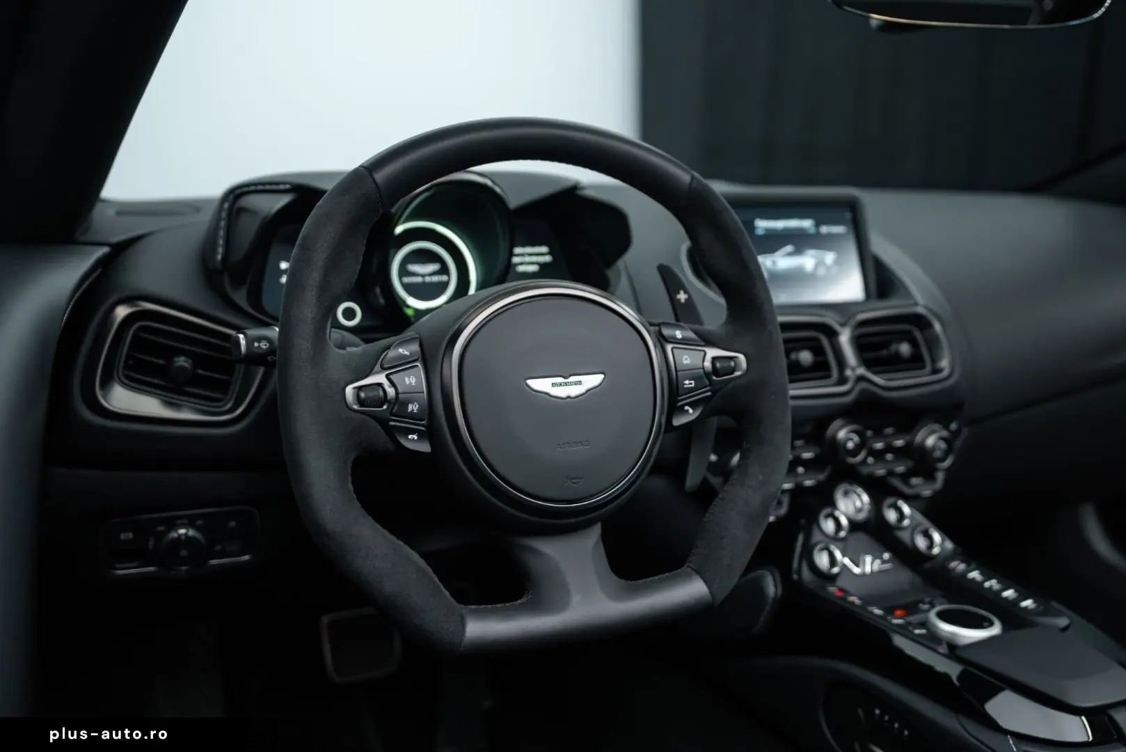 ASTON MARTIN V12 Vantage Roadster TOP GEPFLEGT CARBON SEAT