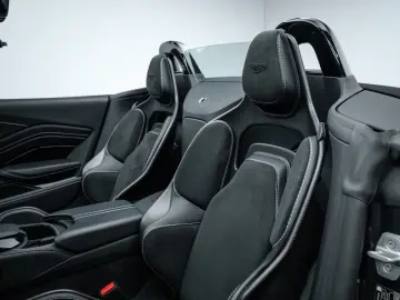 ASTON MARTIN V12 Vantage Roadster TOP GEPFLEGT CARBON SEAT