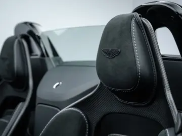 ASTON MARTIN V12 Vantage Roadster TOP GEPFLEGT CARBON SEAT