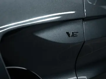 ASTON MARTIN V12 Vantage Roadster TOP GEPFLEGT CARBON SEAT