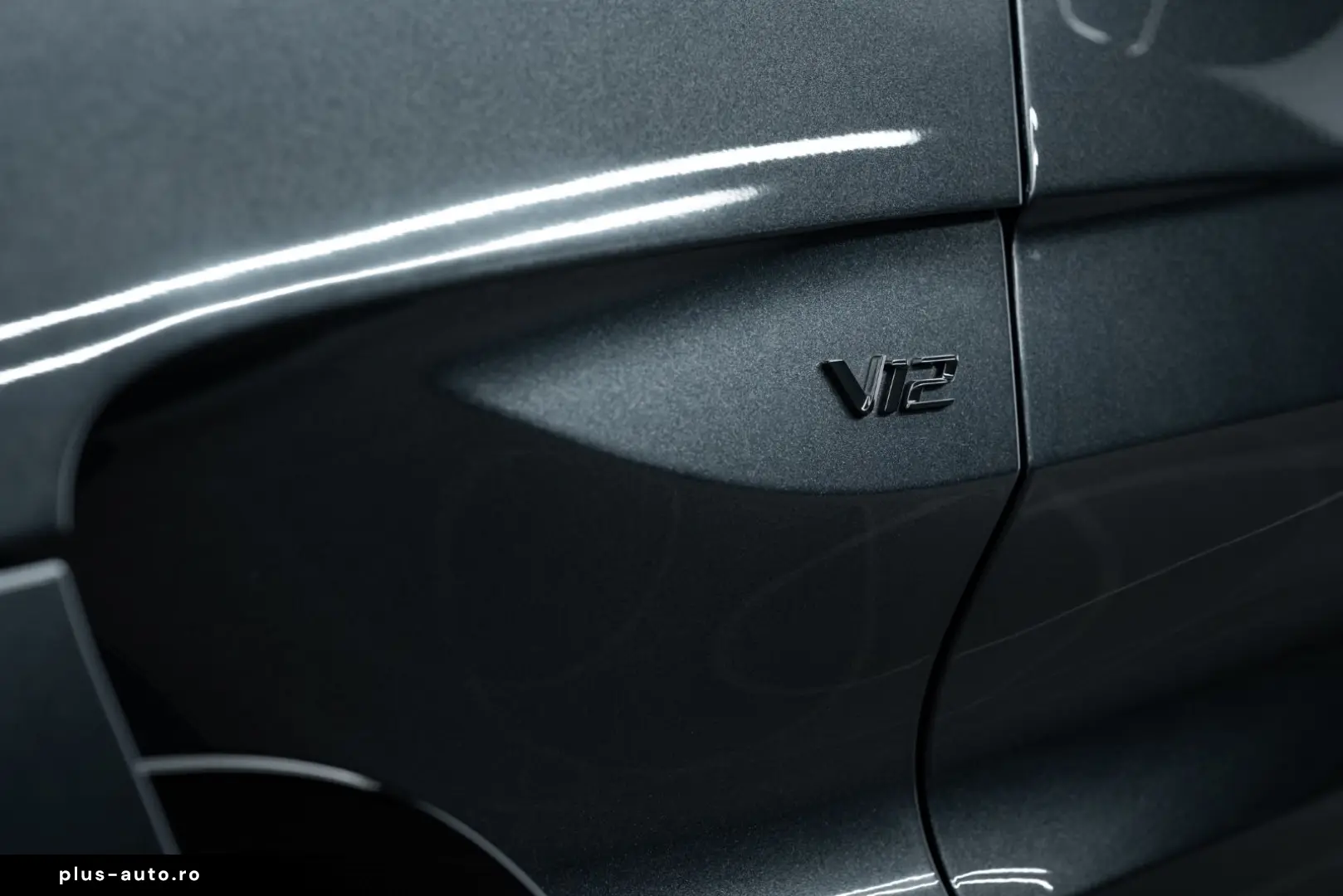 ASTON MARTIN V12 Vantage Roadster TOP GEPFLEGT CARBON SEAT