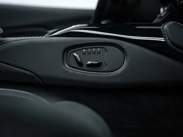 ASTON MARTIN V12 Vantage Roadster TOP GEPFLEGT CARBON SEAT