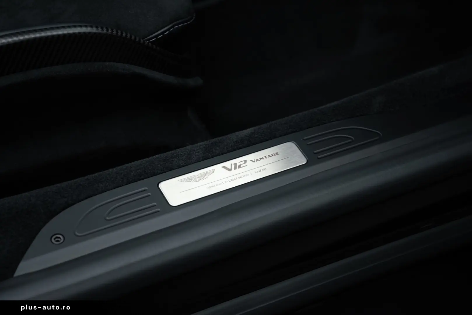 ASTON MARTIN V12 Vantage Roadster TOP GEPFLEGT CARBON SEAT