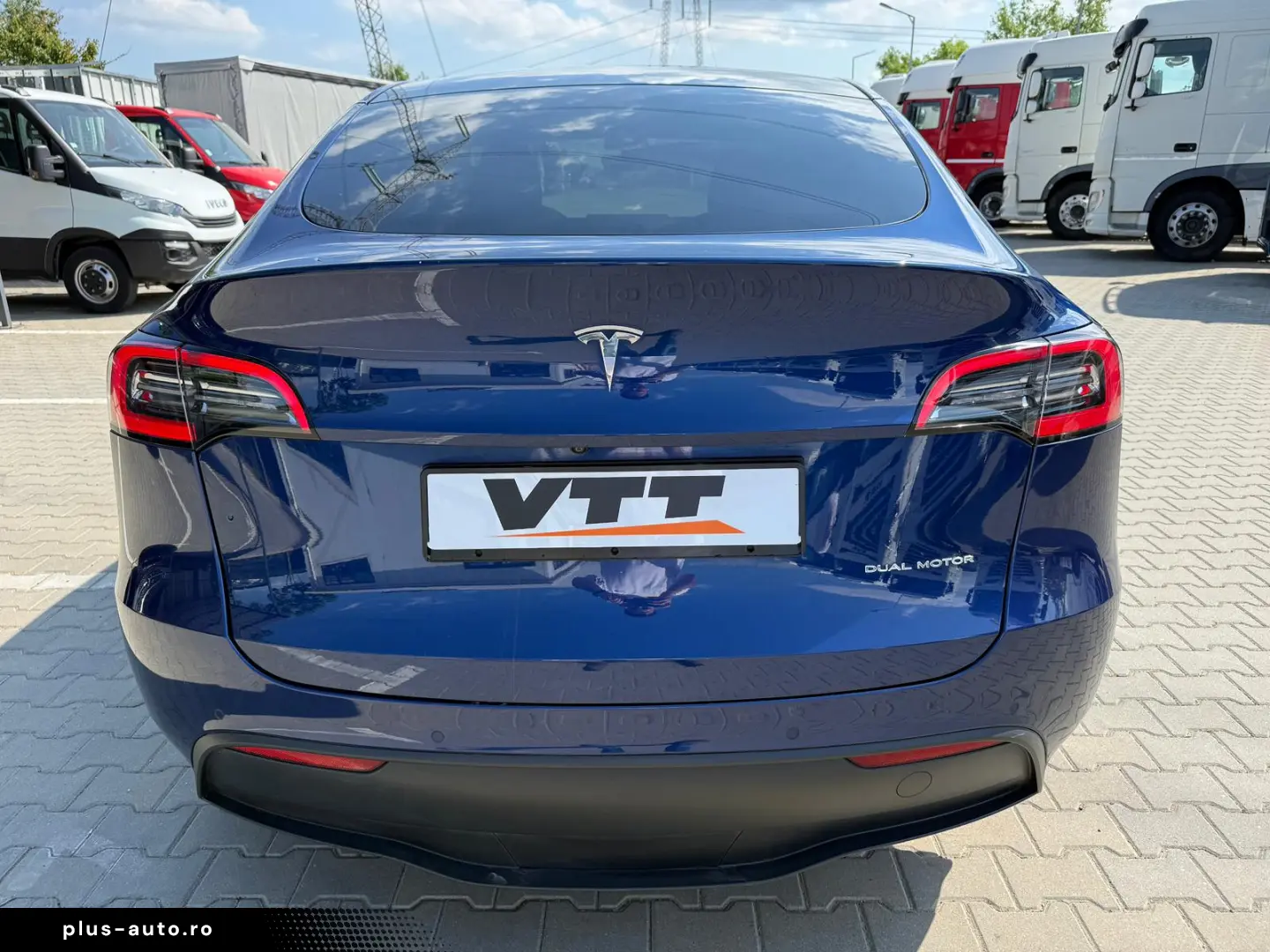 Tesla Model Y Max Range Dual AWD Long Range