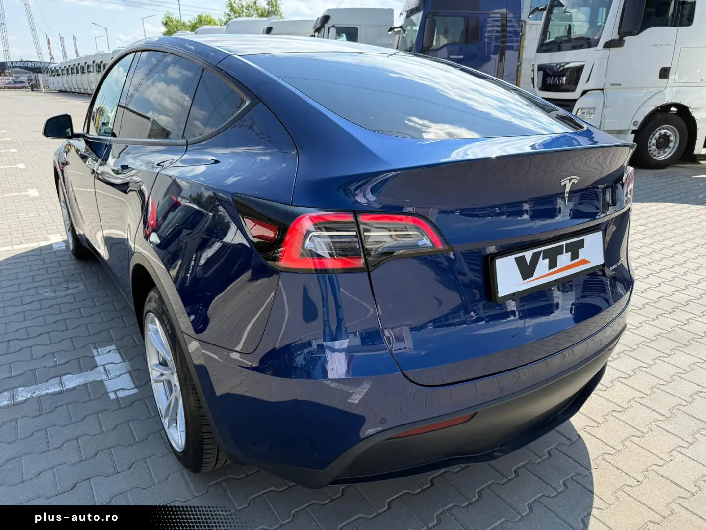 Tesla Model Y Max Range Dual AWD Long Range