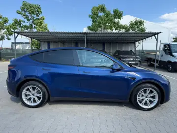 Tesla Model Y Max Range Dual AWD Long Range