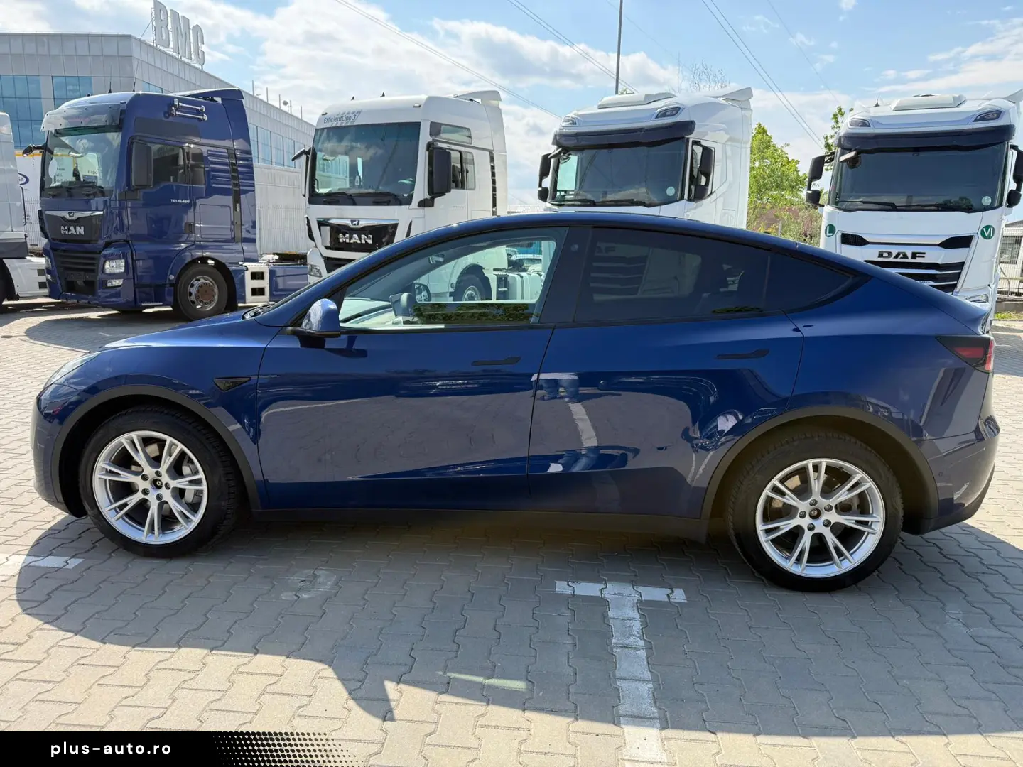 Tesla Model Y Max Range Dual AWD Long Range