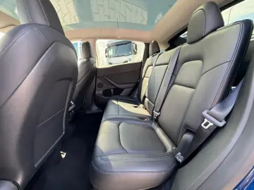 Tesla Model Y Max Range Dual AWD Long Range