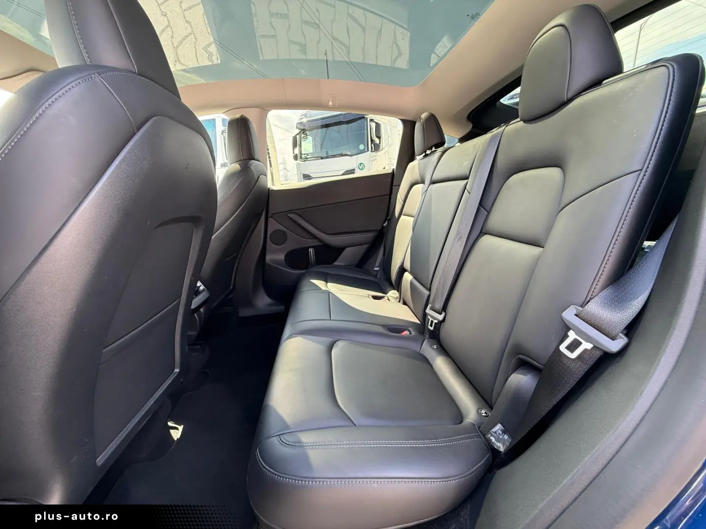 Tesla Model Y Max Range Dual AWD Long Range