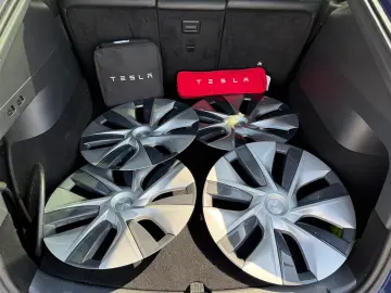 Tesla Model Y Max Range Dual AWD Long Range