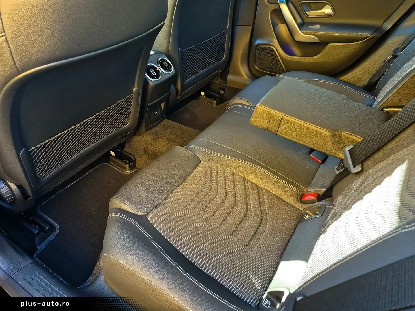 Mercedes Benz CLA 200 2024