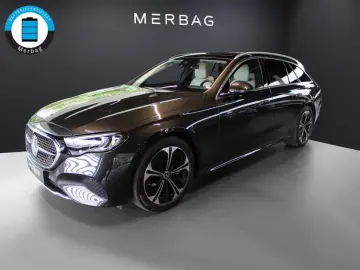 MERCEDES-BENZ E 300 T e  Avantgarde Pano Burmester 4D Distro