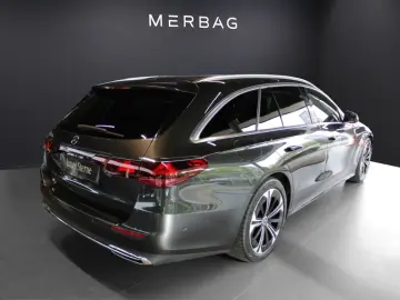MERCEDES-BENZ E 300 T e  Avantgarde Pano Burmester 4D Distro