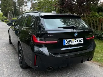BMW 330e xDrive Touring Automatic -