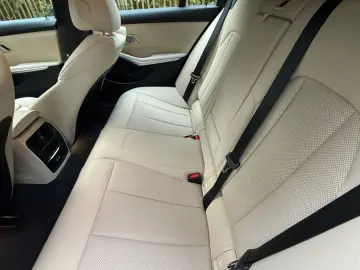 BMW 330e xDrive Touring Automatic -