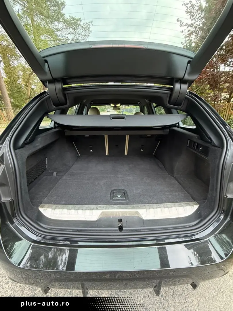 BMW 330e xDrive Touring Automatic -