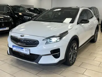 KIA XCeed Platinum Edition Plug-in Pano LED JBL