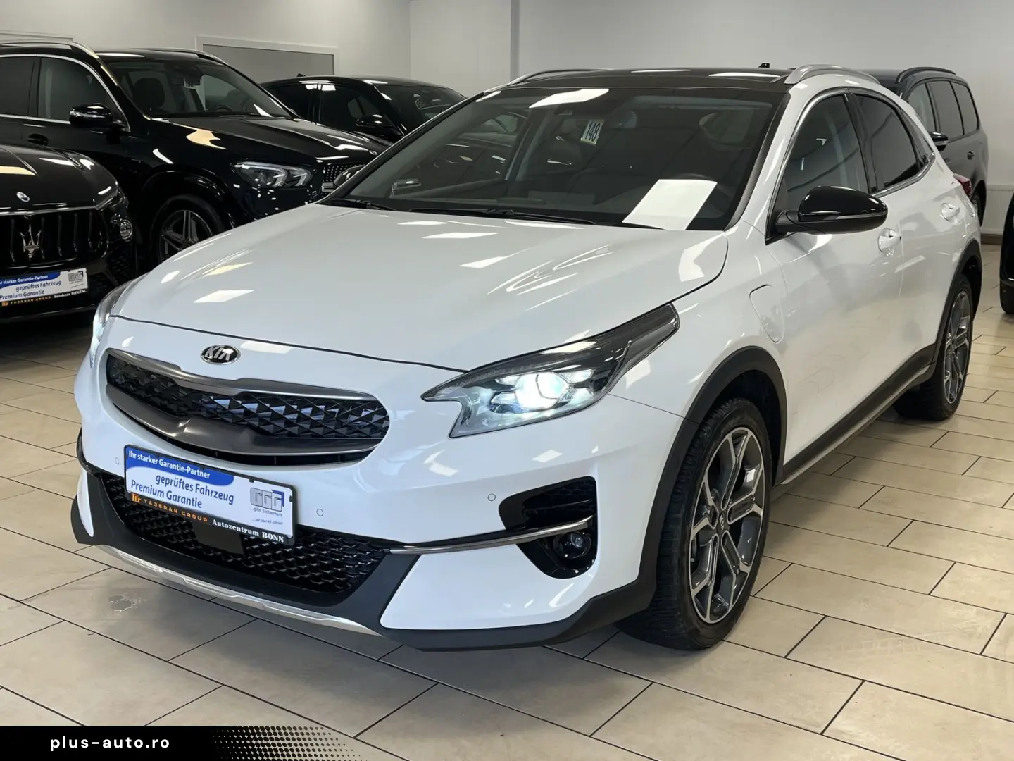 KIA XCeed Platinum Edition Plug-in Pano LED JBL