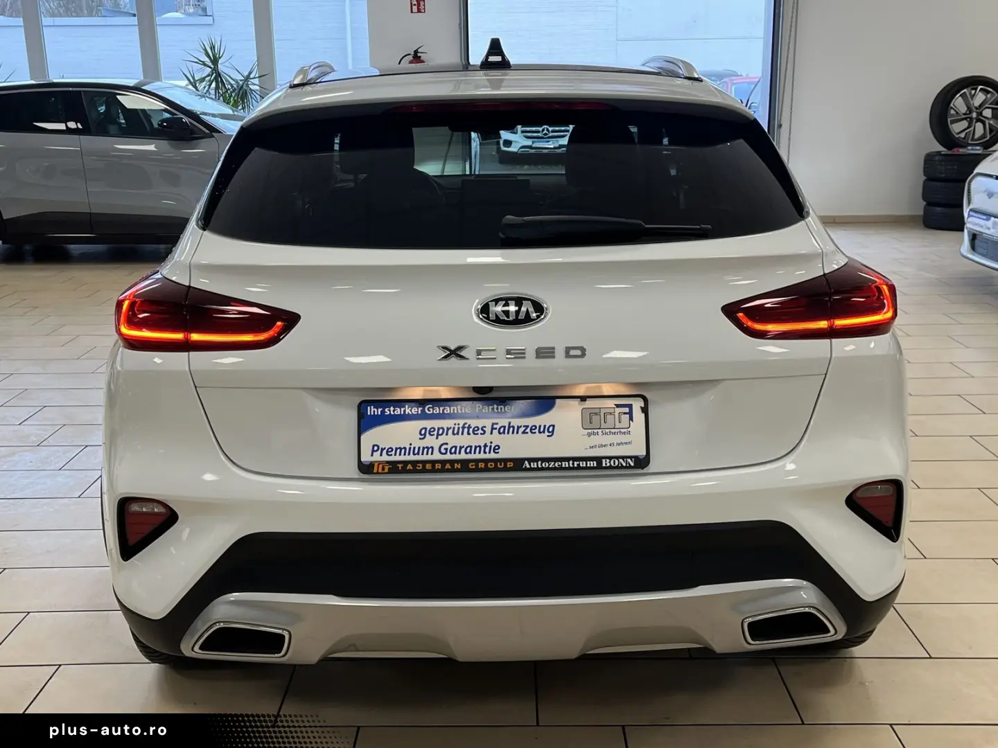 KIA XCeed Platinum Edition Plug-in Pano LED JBL