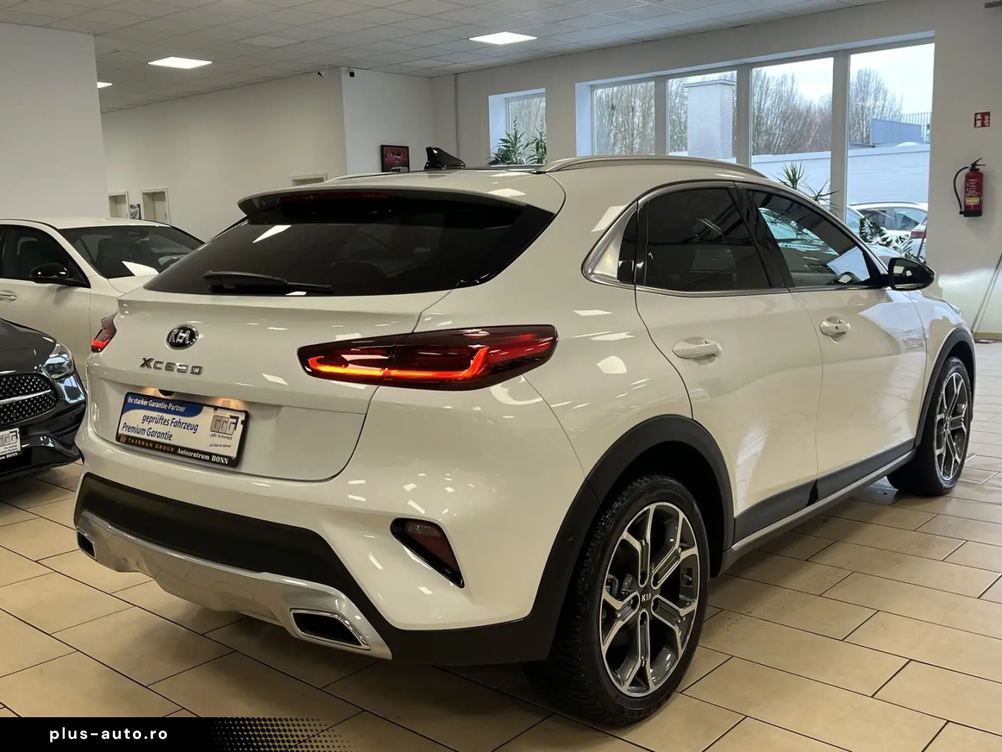KIA XCeed Platinum Edition Plug-in Pano LED JBL