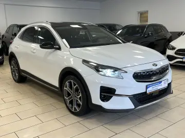 KIA XCeed Platinum Edition Plug-in Pano LED JBL