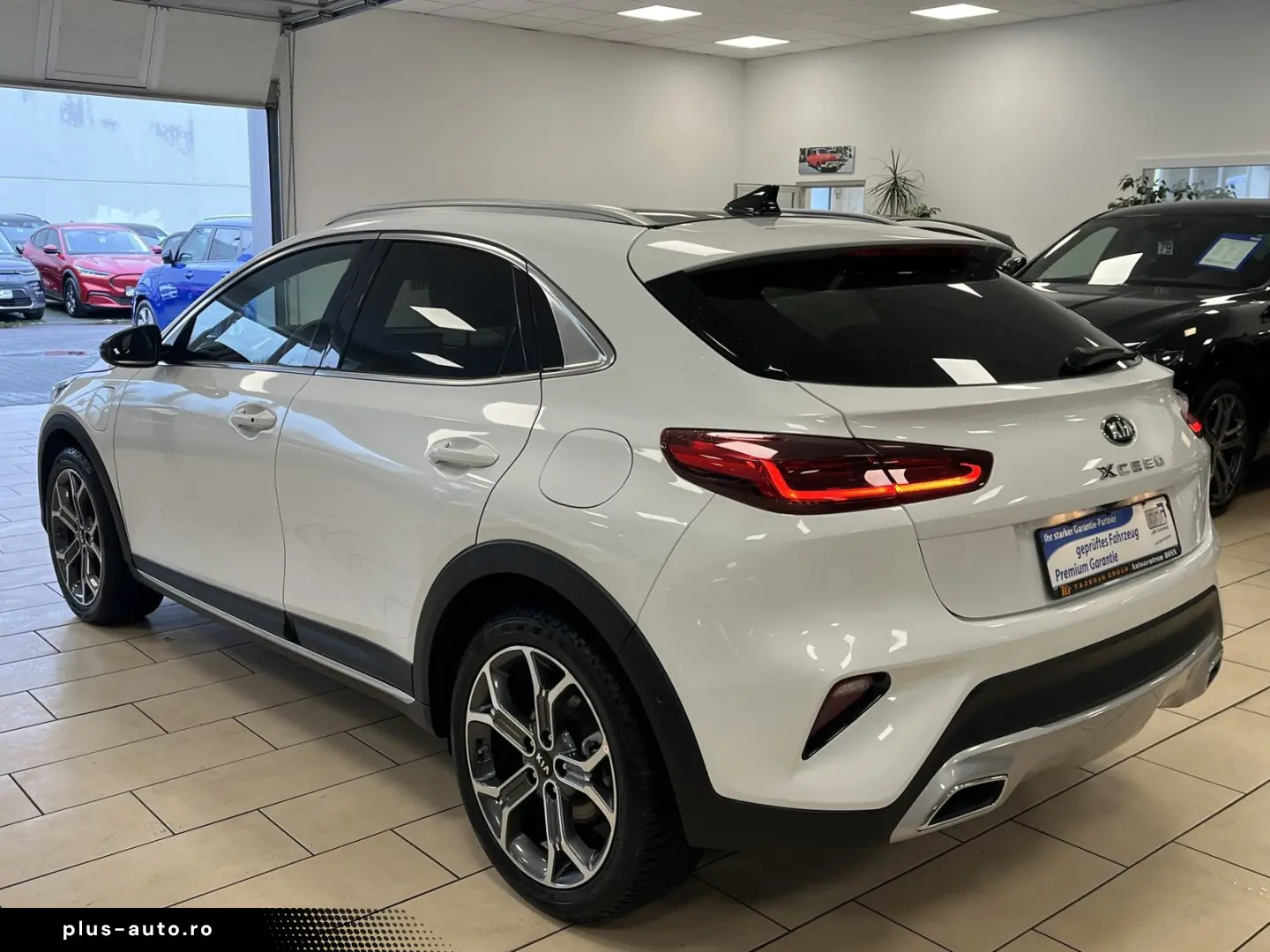KIA XCeed Platinum Edition Plug-in Pano LED JBL