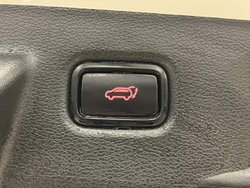 KIA XCeed Platinum Edition Plug-in Pano LED JBL