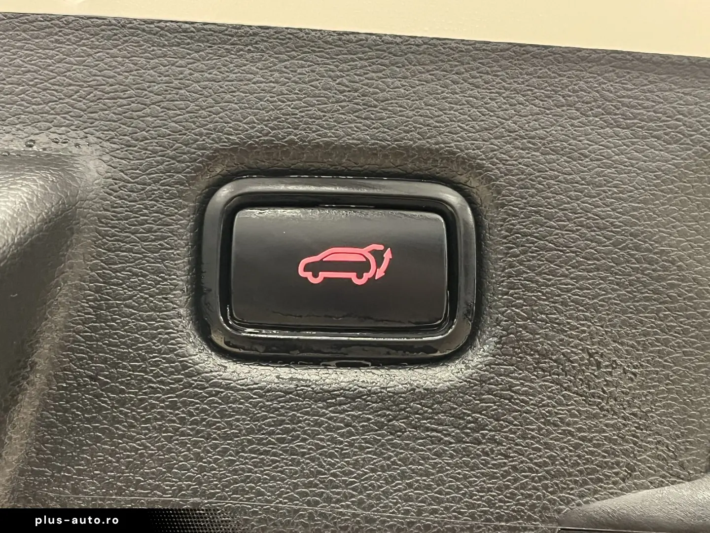 KIA XCeed Platinum Edition Plug-in Pano LED JBL