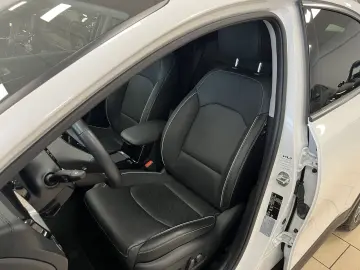 KIA XCeed Platinum Edition Plug-in Pano LED JBL