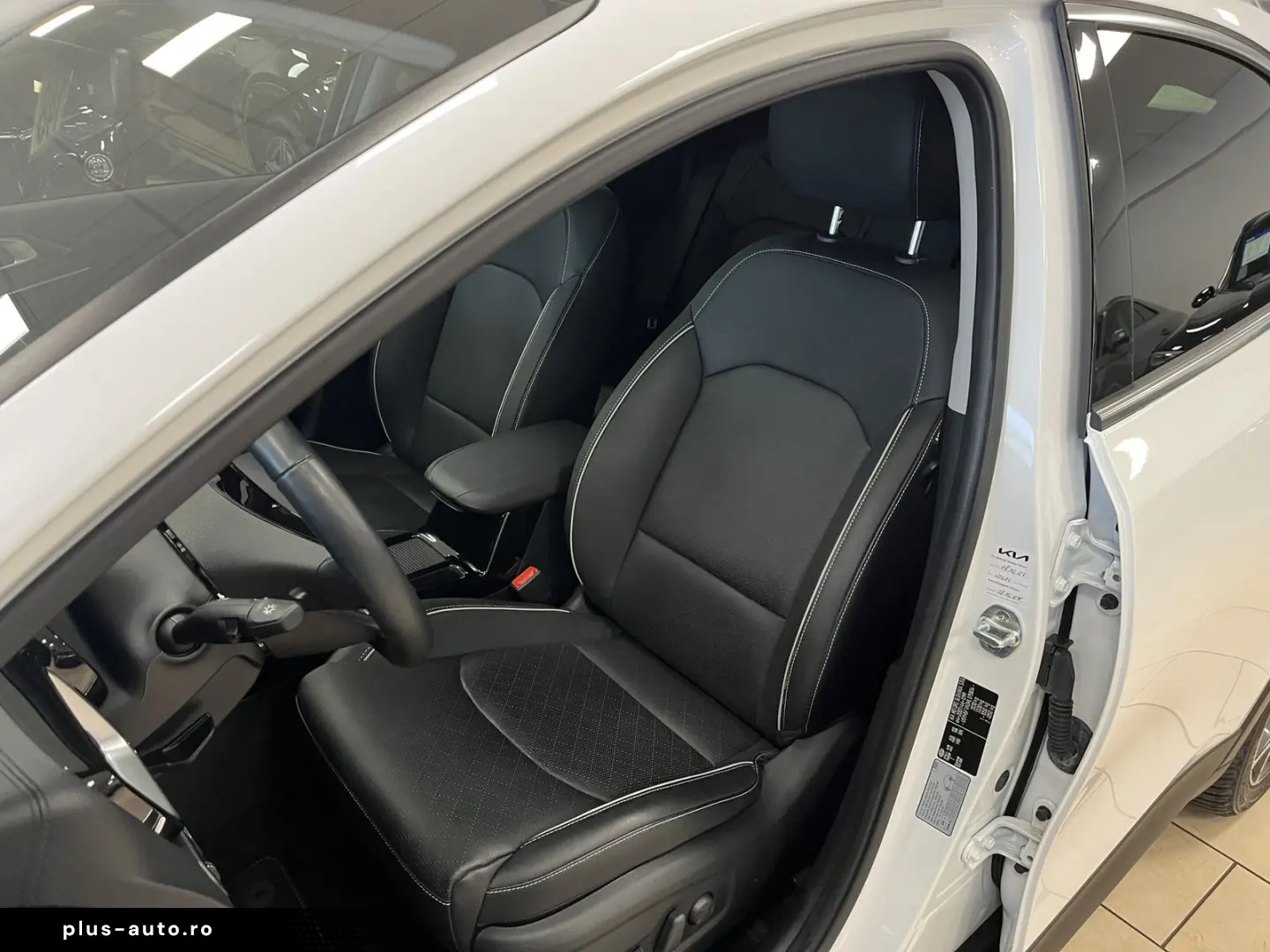 KIA XCeed Platinum Edition Plug-in Pano LED JBL