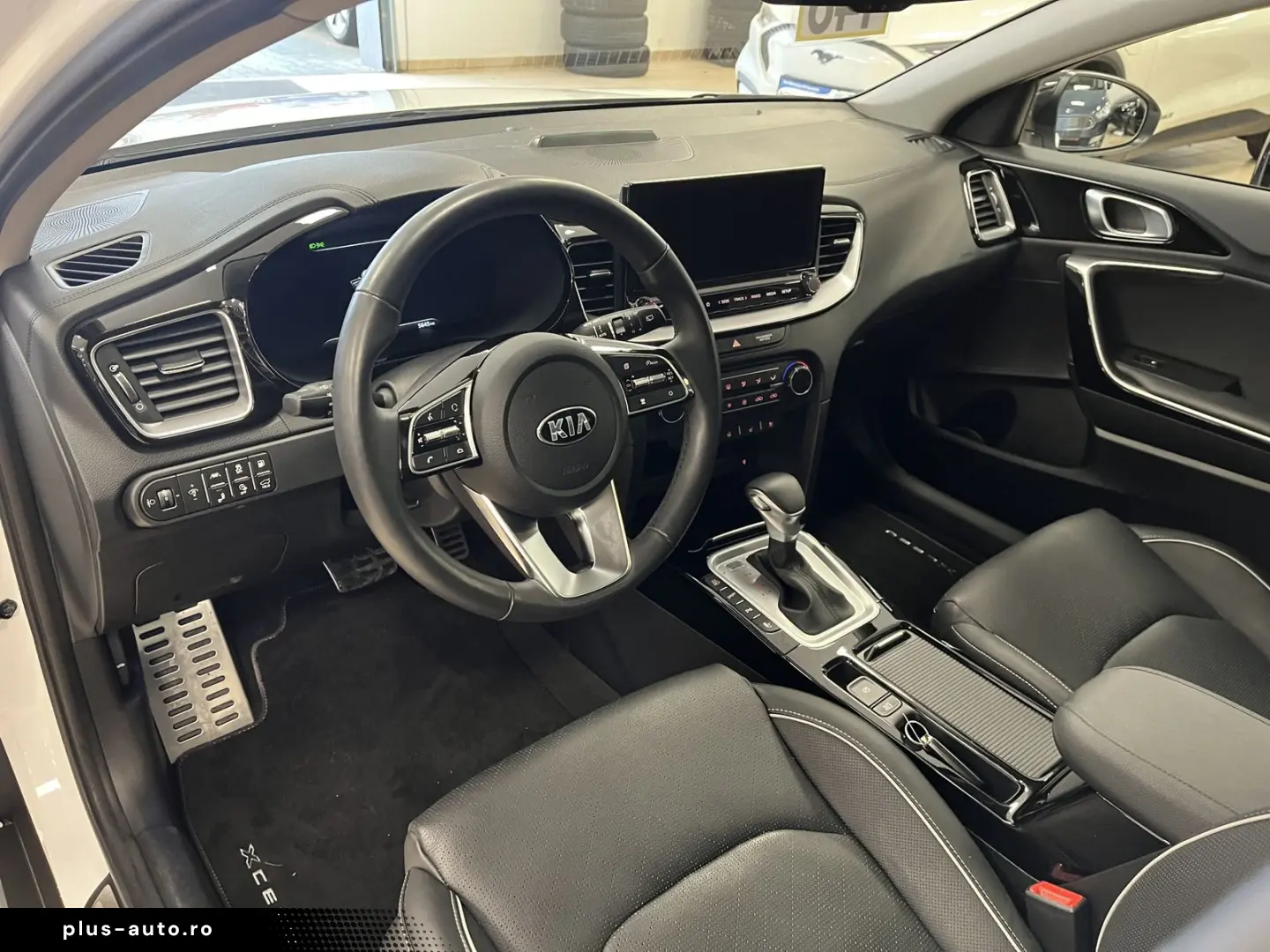 KIA XCeed Platinum Edition Plug-in Pano LED JBL