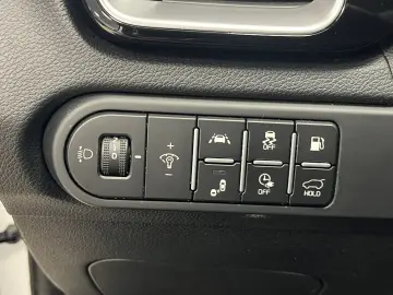 KIA XCeed Platinum Edition Plug-in Pano LED JBL