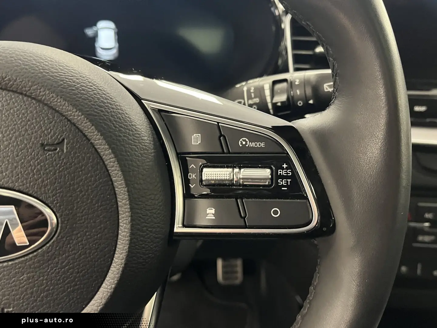 KIA XCeed Platinum Edition Plug-in Pano LED JBL