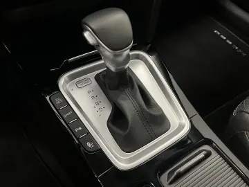 KIA XCeed Platinum Edition Plug-in Pano LED JBL