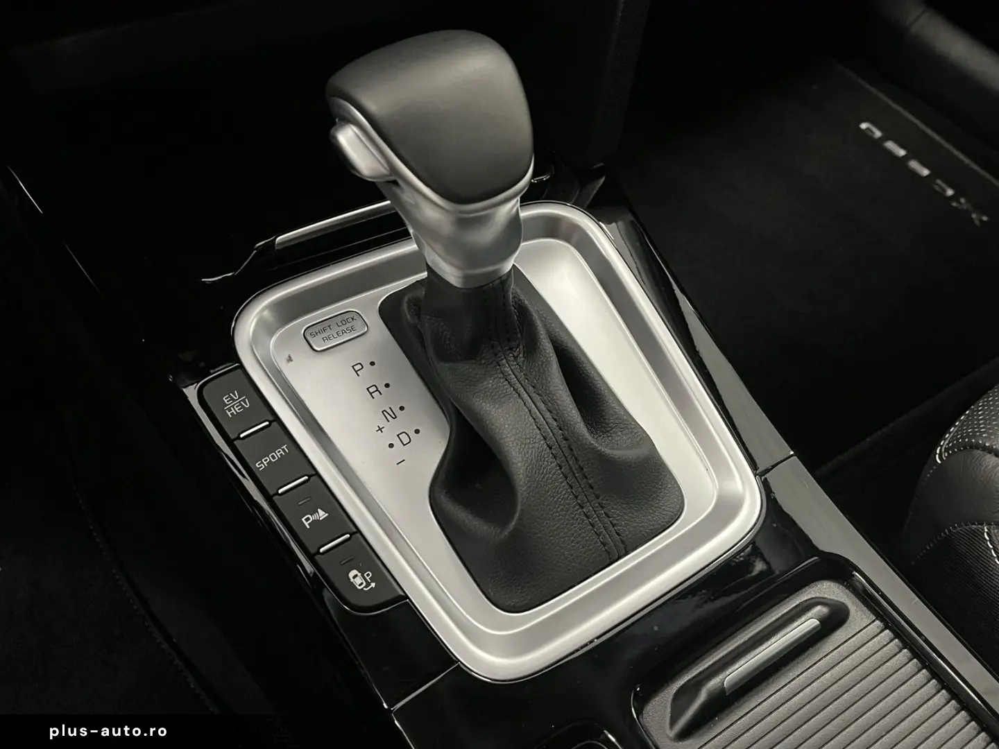 KIA XCeed Platinum Edition Plug-in Pano LED JBL