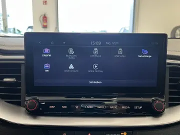 KIA XCeed Platinum Edition Plug-in Pano LED JBL
